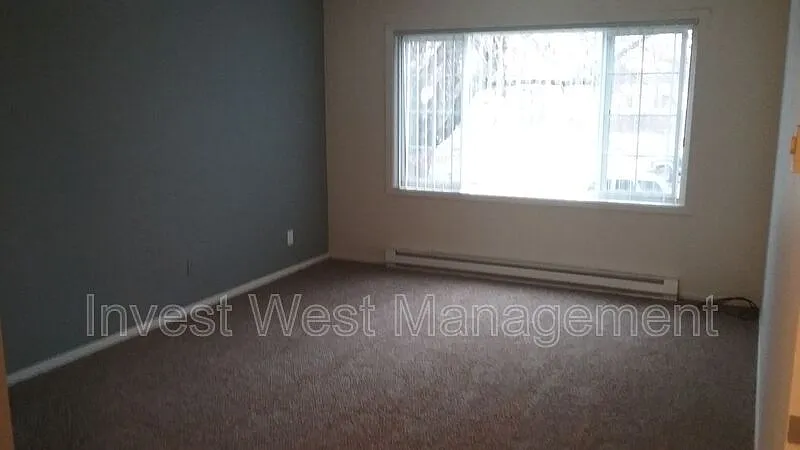 1 bed, 1.0 bath, 975 sqft, $1,195 — Photo 3