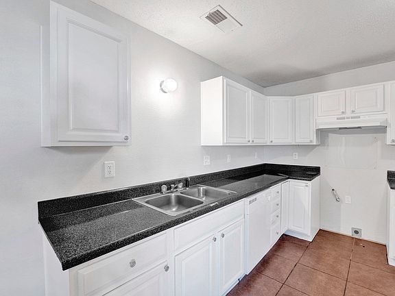 4th image of 4606 Northwood Hills Dr