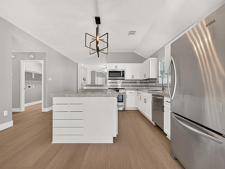 22210 Bellow Glen Dr — Photo 15