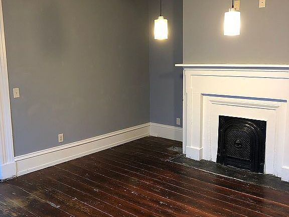 3rd image of 87 Wentworth St APT C