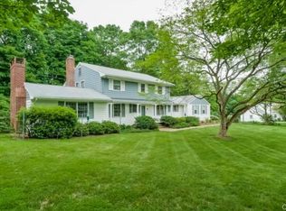 26 Mill River Rd, Fairfield, CT 06824