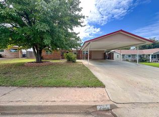 2915 Cheyenne Dr, Woodward, OK 73801