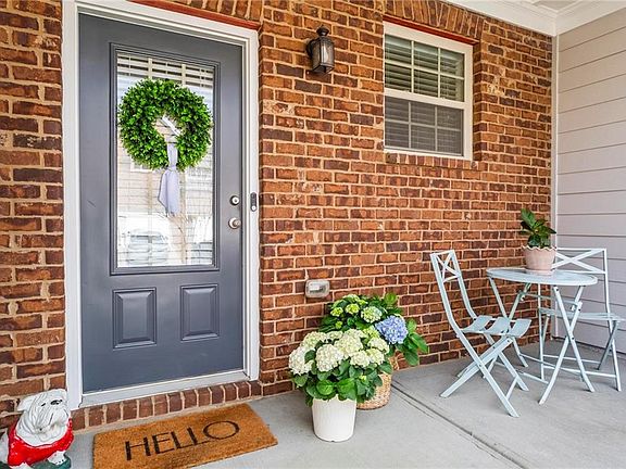 3rd image of 369 Franklin Ln