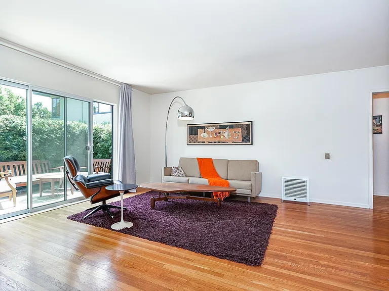 1518 E Wilson Ave #6 — Photo 4