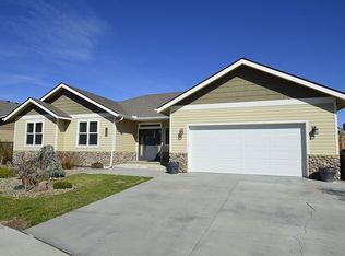 111 Apple Loop, Naches, WA 98937