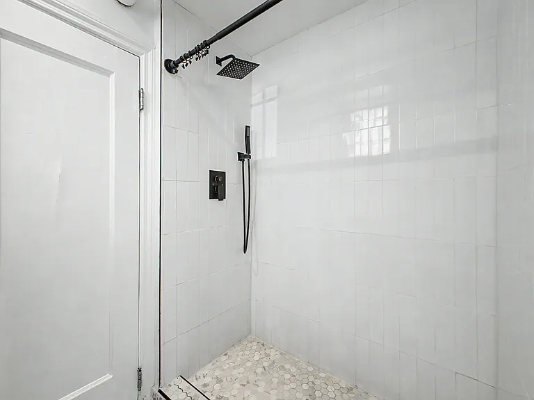523 E 12th Ave #10 — Photo 7