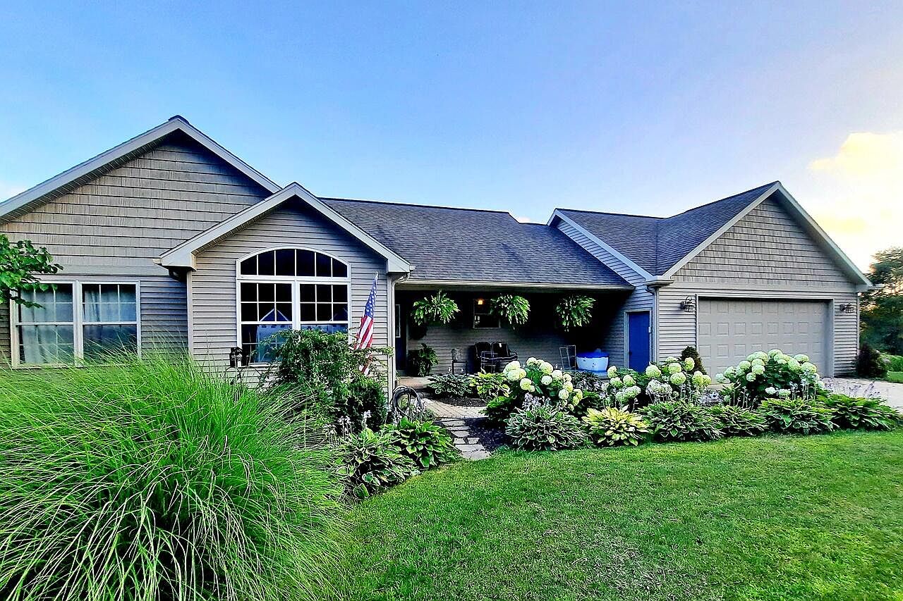 5430 E 44th St, Newaygo, MI 49337 Zillow