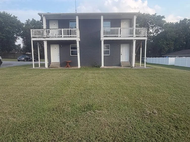 2132 Rockcreek Dr — Photo 1