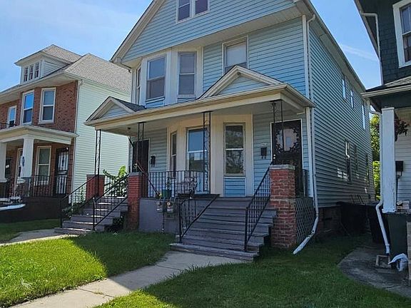 2nd image of 3011 Crane St