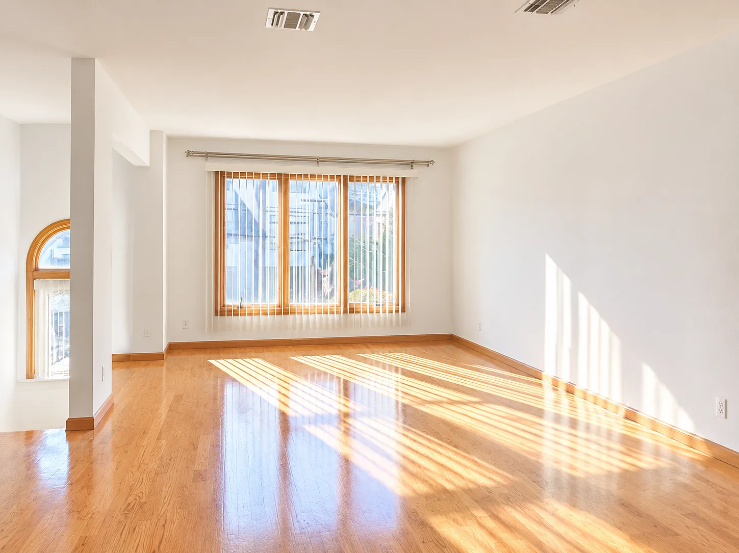 4 bed, 3.5 bath, $4,500 — Photo 2