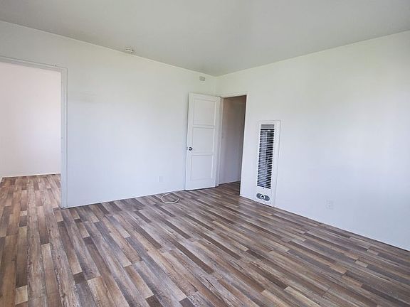 3rd image of 224 Avenue H APT 1