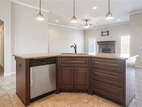 5th image of 4933 Wister Ln