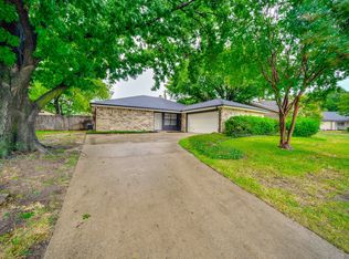 307 Springridge Ln, Euless, TX 76039