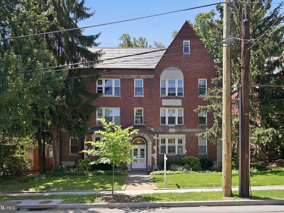 1st image of 3018 Porter St NW #103
