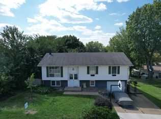 2311 Springreen Dr, Dubuque, IA 52002