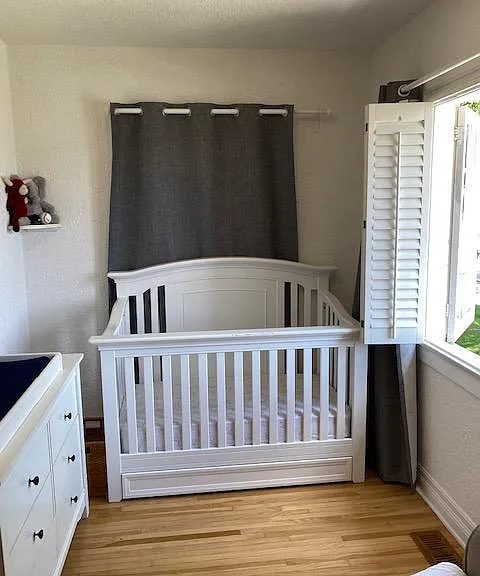 Small bedroom that sits off dining room. Perfect for office, nursery, small kids bedroom.