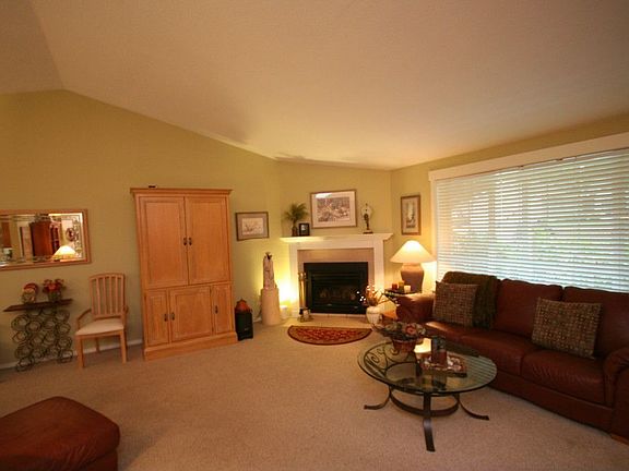 4th image of 5032 Beverly Dr NE