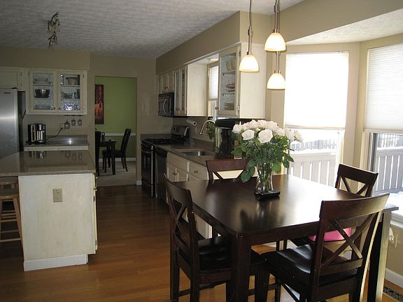 3rd image of 3283 Aronimink Ct