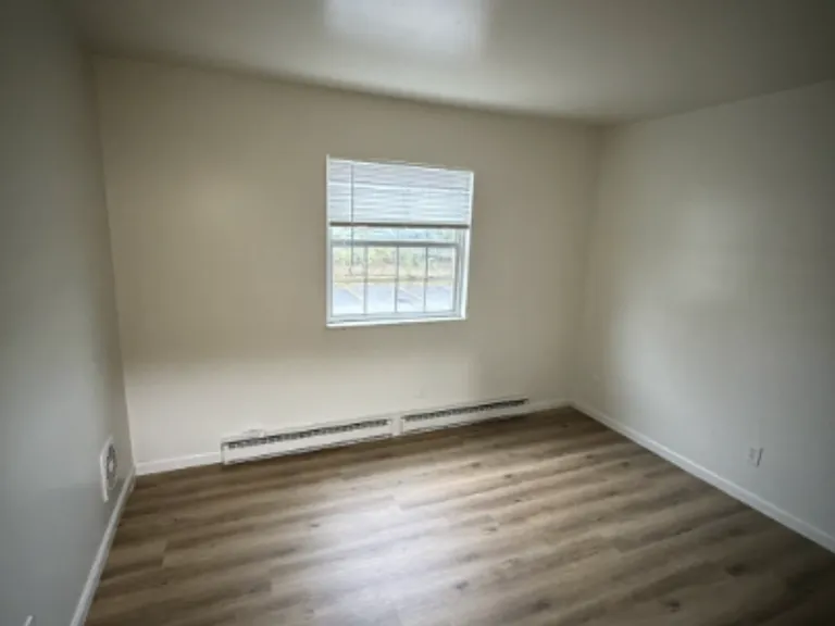 East Pointe Apartments — Photo 17