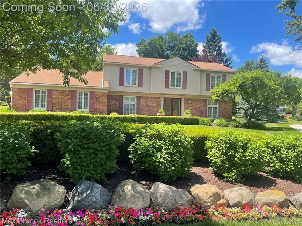 2020 Wickford Ct, Bloomfield Hills, MI 48304