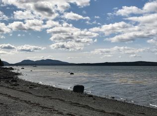 54 Nutting Ln, Trenton, ME 04605