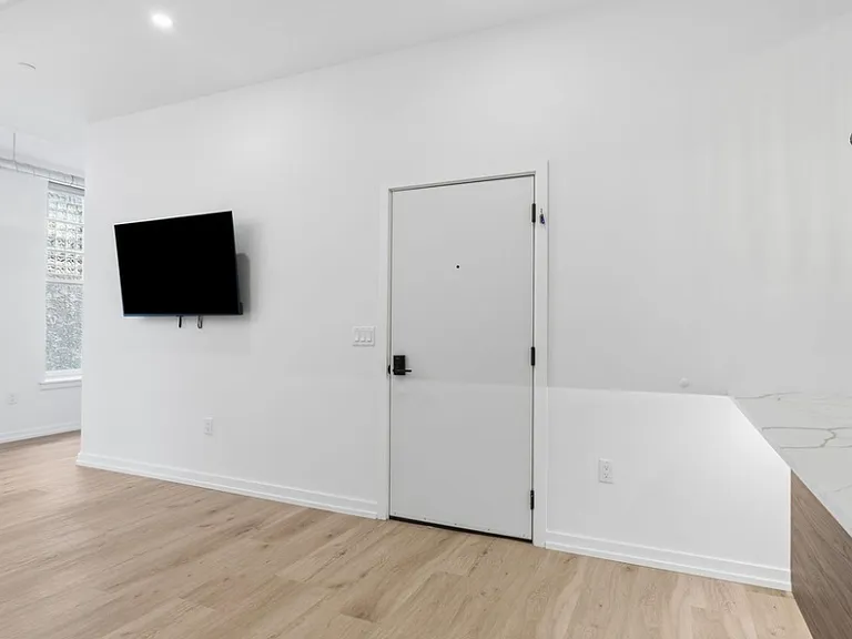 1224 Chancellor St #A — Photo 9