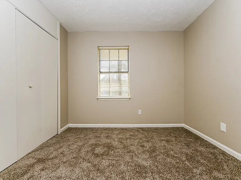 119 Adrian Dr — Photo 14