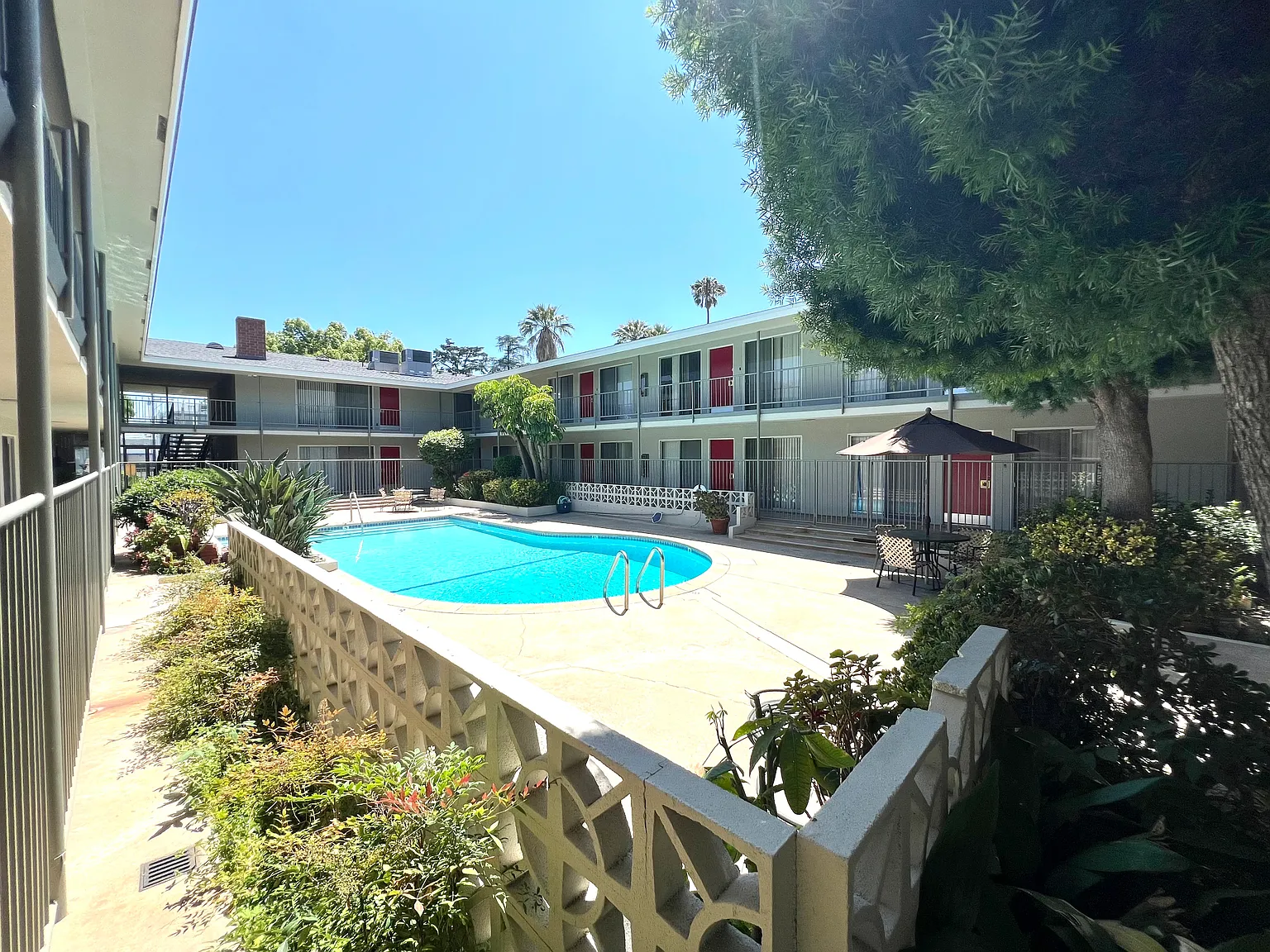 Arcadia Manor — Photo 3
