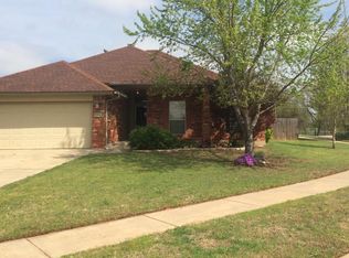 1245 NE 26th St, Moore, OK 73160