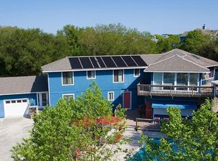 38 9th Ave W, Kitty Hawk, NC 27949