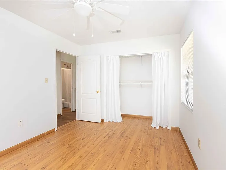 301 Curry St — Photo 12