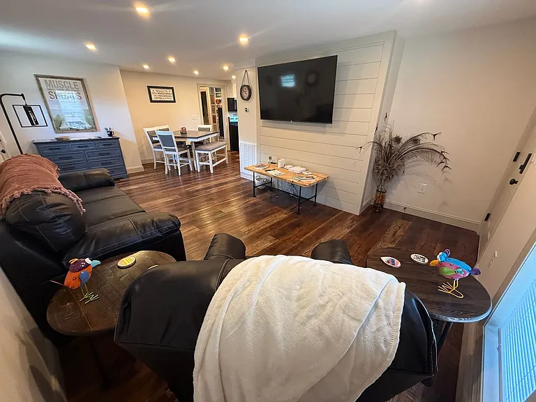 2108 Veterans Dr — Photo 6