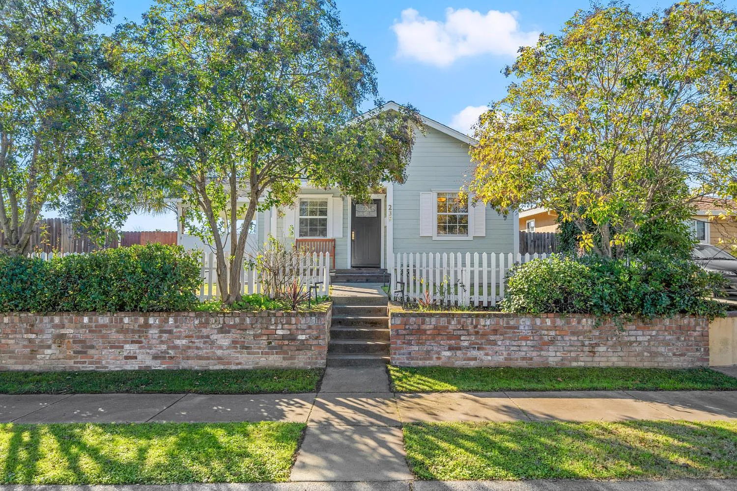 239 Fig St photo 1