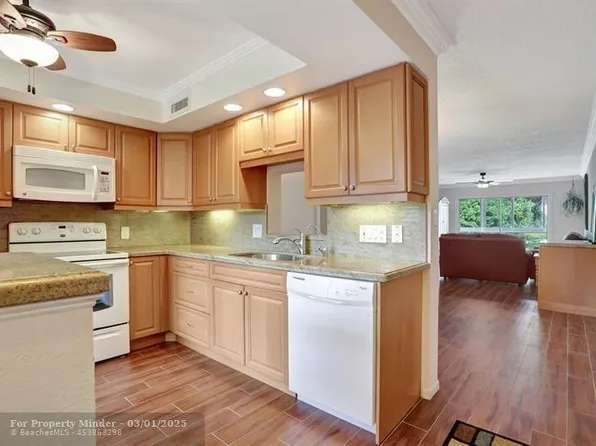 4402 Martinique Court #B2, Coconut Creek, FL 33066