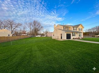 8 Framingham Rd, Edgewater Park, NJ 08010