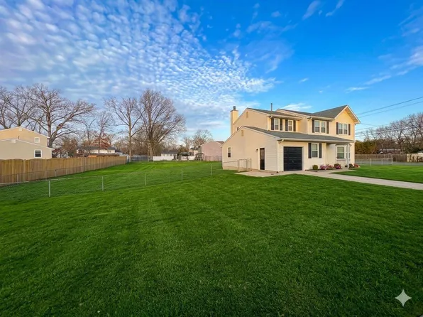8 Framingham Rd, Edgewater Park, NJ 08010
