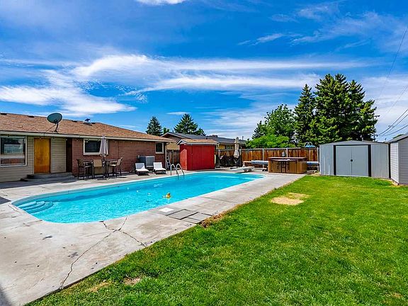 3rd image of 2508 W Entiat Ave