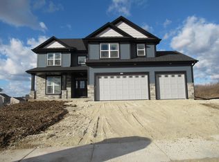 1840 Arbor Vista Dr, West Bend, WI 53095