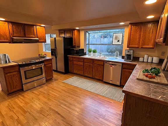 4th image of 5607 Lakeland Hills Way SE