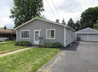 670 Clara Ave, Pontiac, MI 48340