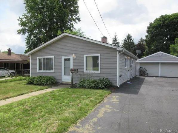 670 Clara Ave, Pontiac, MI 48340