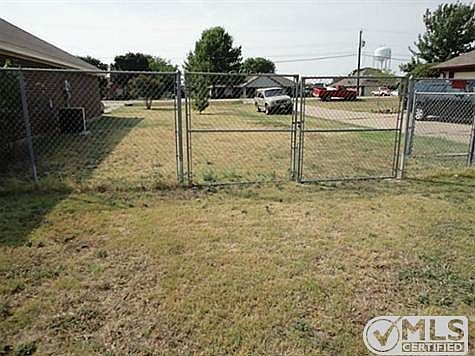 3rd image of 209 Janis Ln