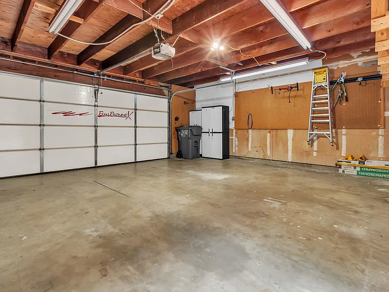 1428 Camelot Dr — Photo 30