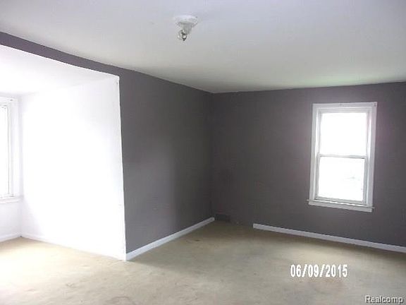 3rd image of 720 University Dr #1