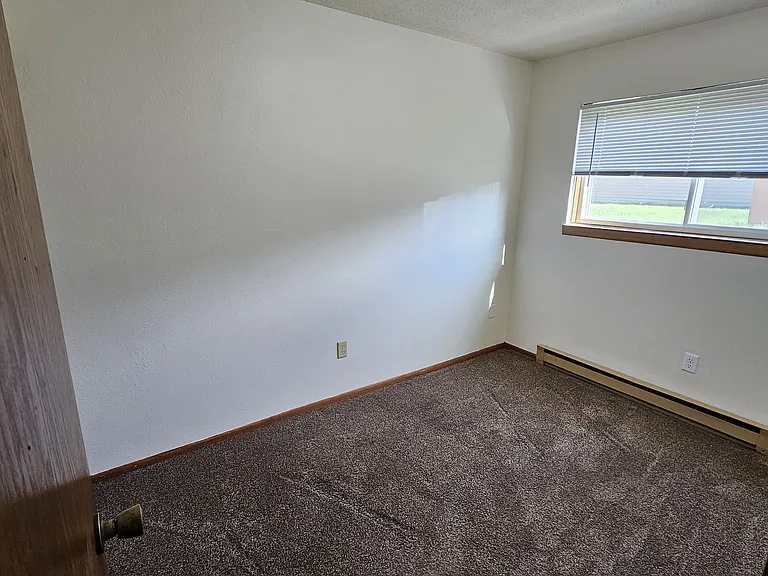 612 5th St E #104 — Photo 9