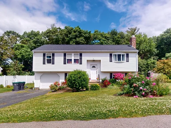 12 Redmen Dr, Natick, MA 01760