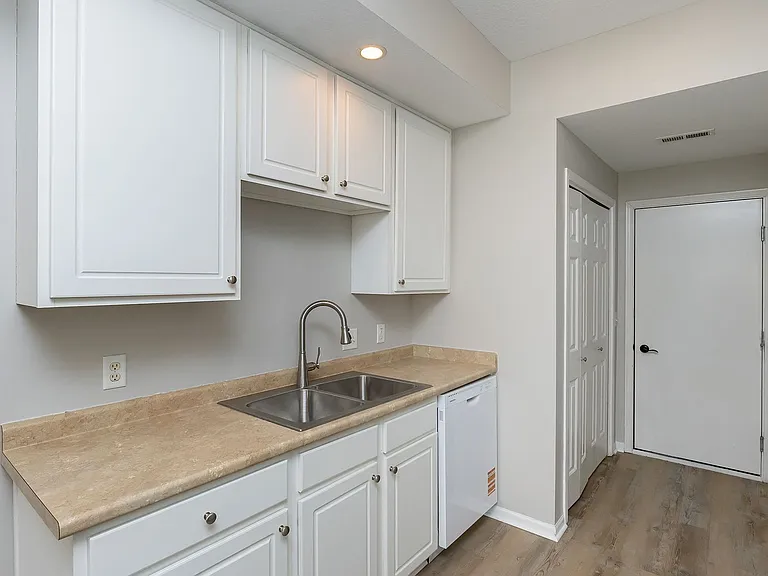 1108 NE 7th Ln — Photo 11