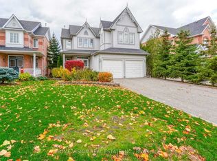 7056 Baskerville Run N, Mississauga, ON L5W 1A2