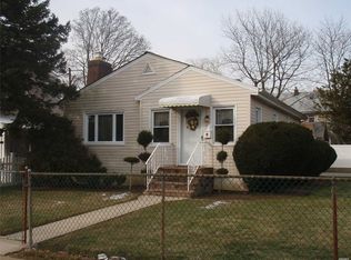 93 Harrison Ave, Freeport, NY 11520