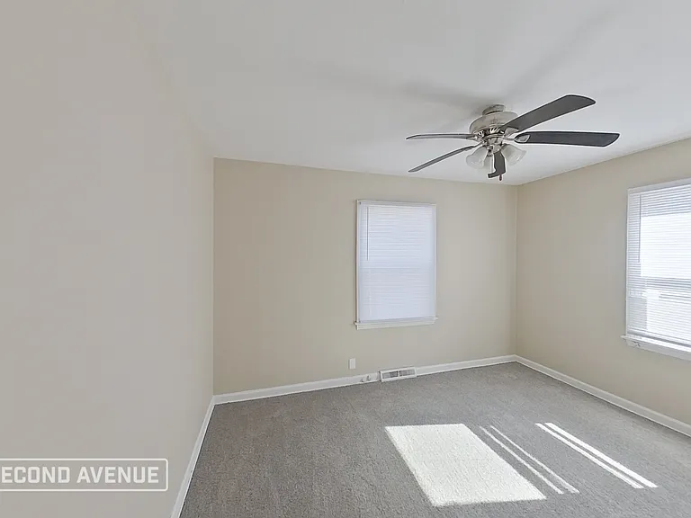 4772 Jefferson St — Photo 10